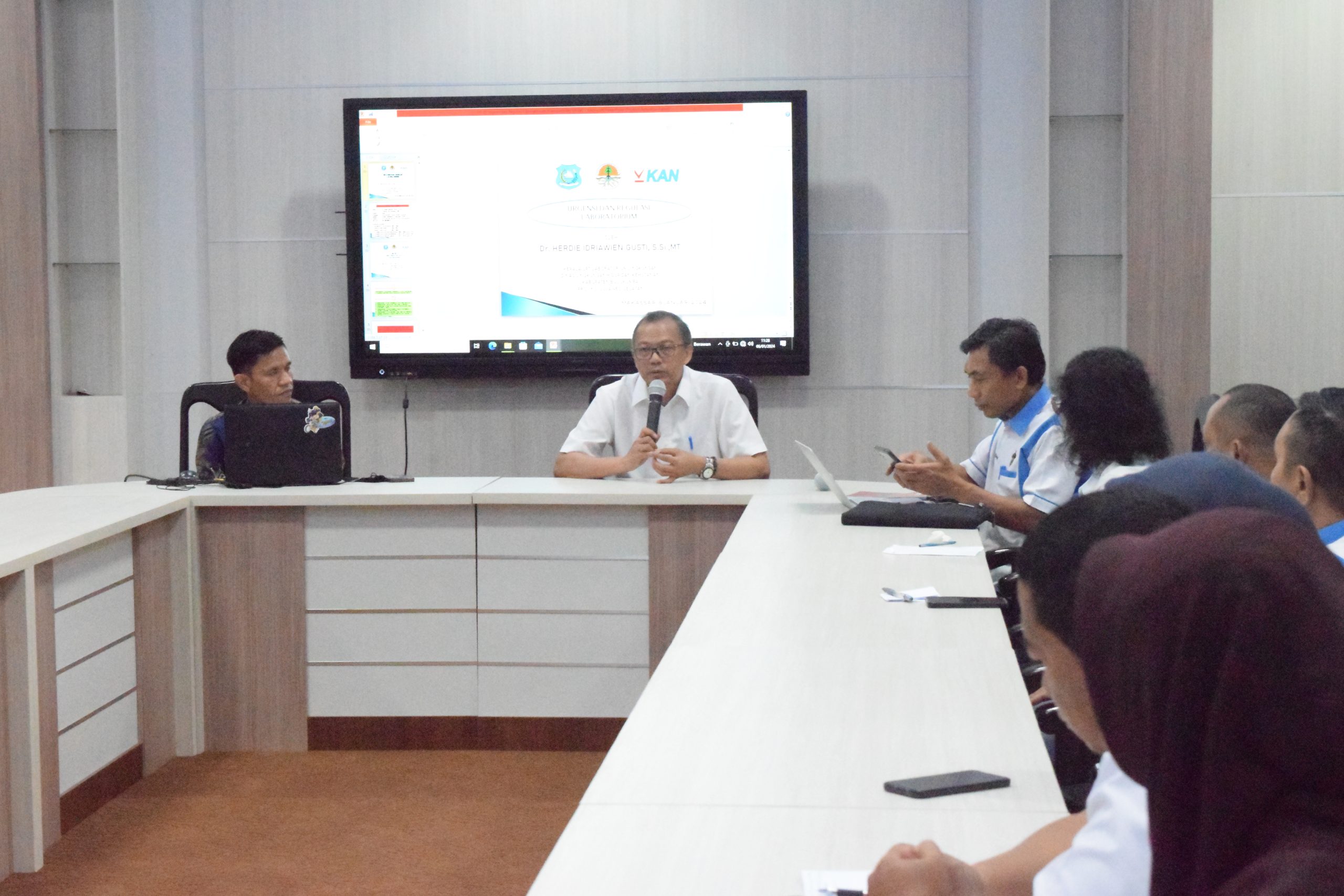 FMIPA UNHAS Bekerja sama dengan Dinas Lingkungan Hidup Gelar Sosialisasi PERMEN Lingkungan Hidup dan Kehutanan.