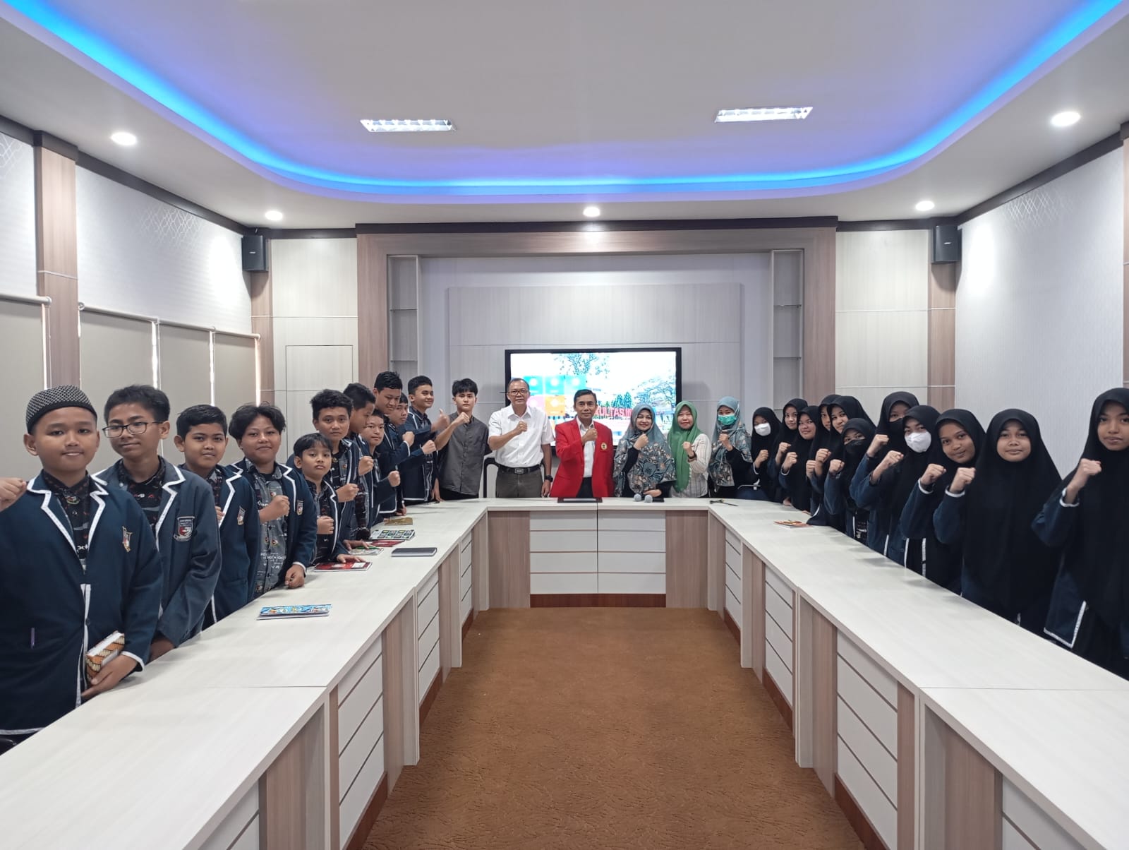 FMIPA Unhas Terima Kunjungan dari SMPIT Makassar Islamic School