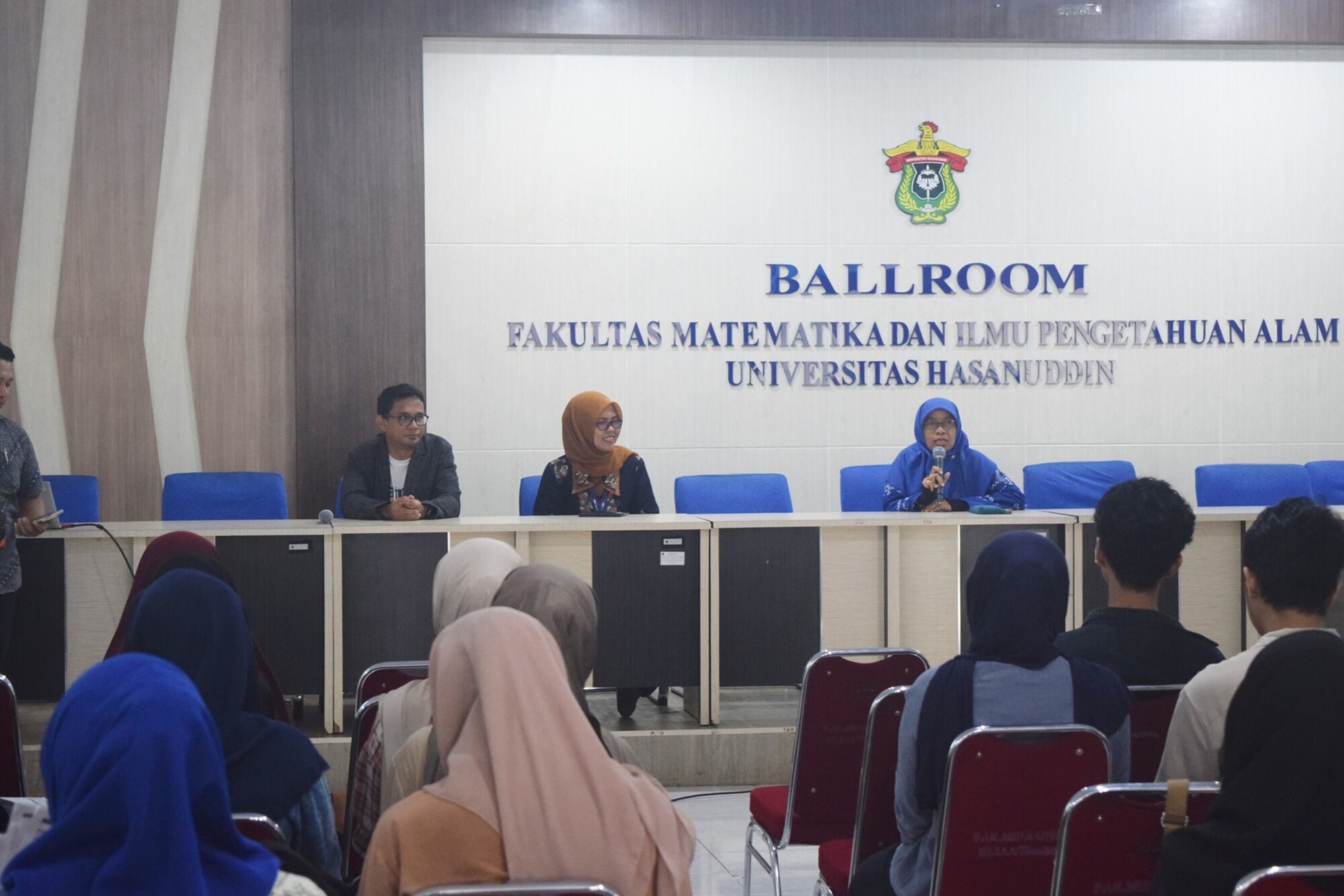 FMIPA Unhas Bersama PT Pegadaian Gelar Sosialisasi Literasi dan Edukasi Keuangan bagi Mahasiswa.